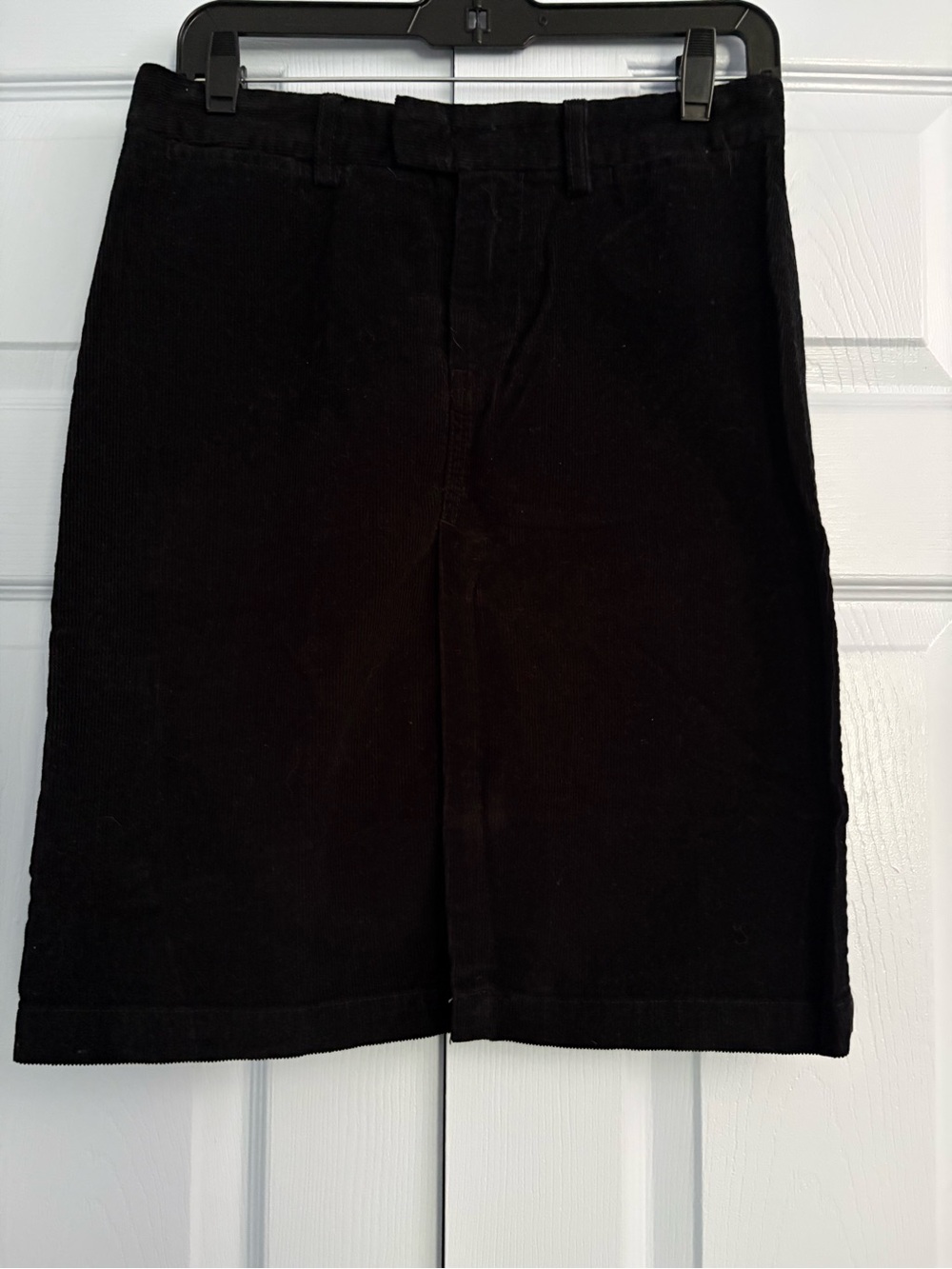 7 For All Mankind Black Flat-Front Corduroy Pencil Skirt w front slit